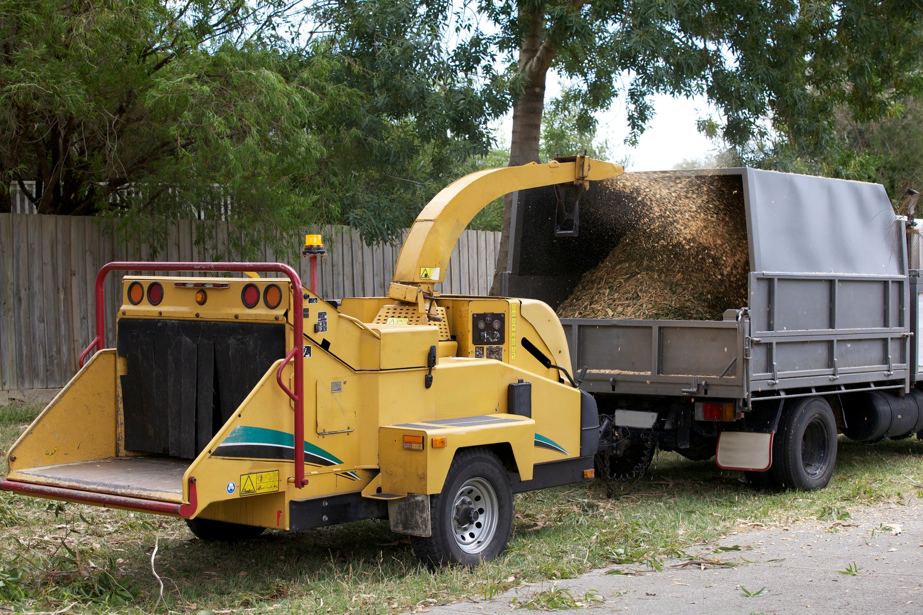 What Types of Projects Are Best Suited for Using a Wood Chipper?