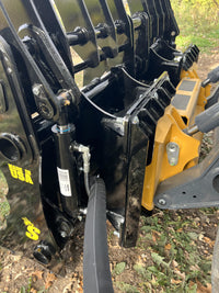 Stinger attachments Compact Tractor CG Clam Grapple (CG)
